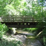 Fluss mit Brücke